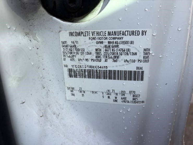 2011-ford-f550-xlt-image-18