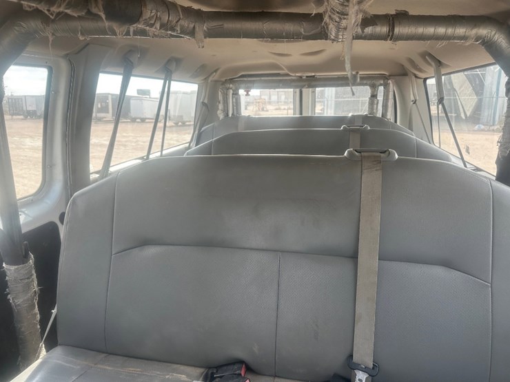 2014-ford-e350-image-8