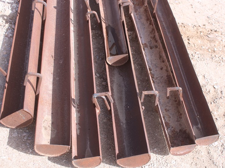 #2084-•-7-sheep-and-goat-grain-feeders-with-hooks-to-hang-on-gate-image-5