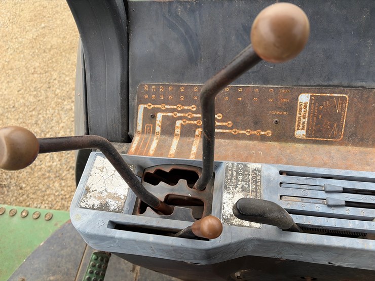 john-deere-4040-image-14