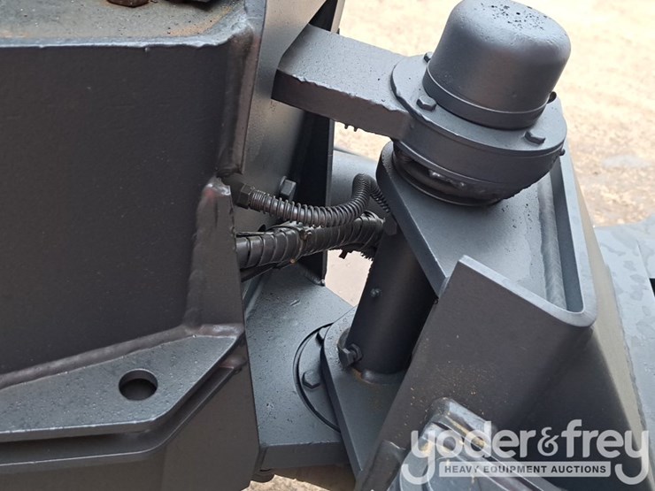 benford-6-ton-swivel-skip-dumper,-roll-bar-image-22