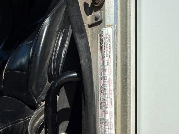 2013-peterbilt-367-image-1