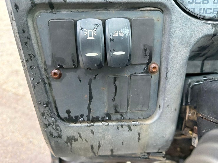 2016-jcb-525-60-image-17