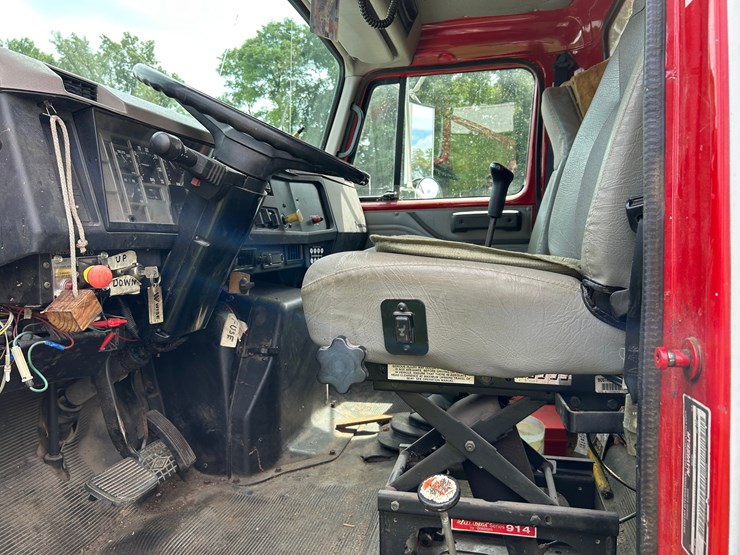 1995-case-ih-4900-image-14