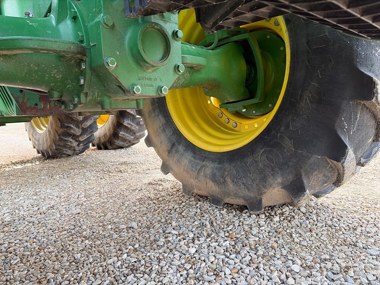 2018-john-deere-8245r-image-10