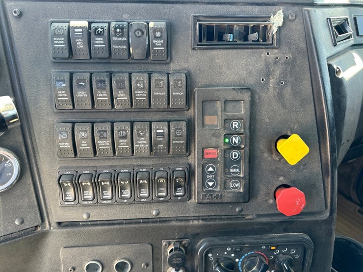 2020-western-star-4900-image-13