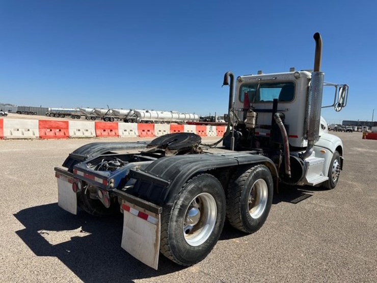 2012-peterbilt-386-image-7
