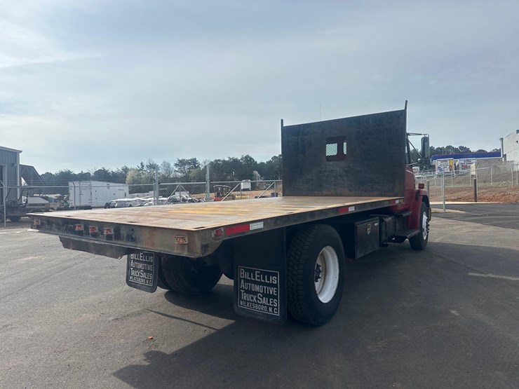 2000-freightliner-fl70-image-7