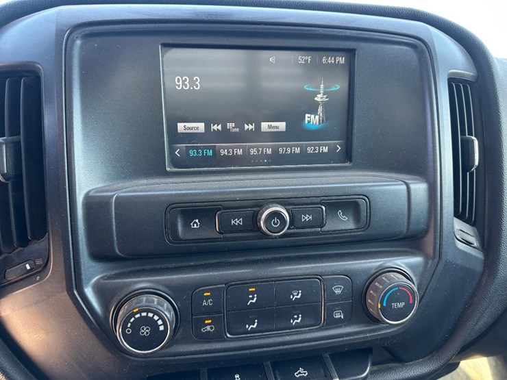 2017-chevrolet-silverado-2500hd-image-11