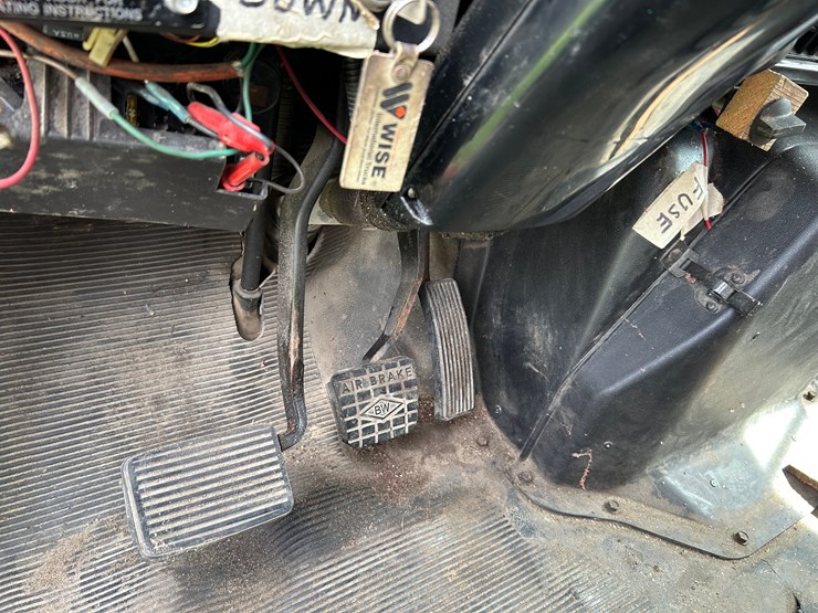 1995-case-ih-4900-image-16