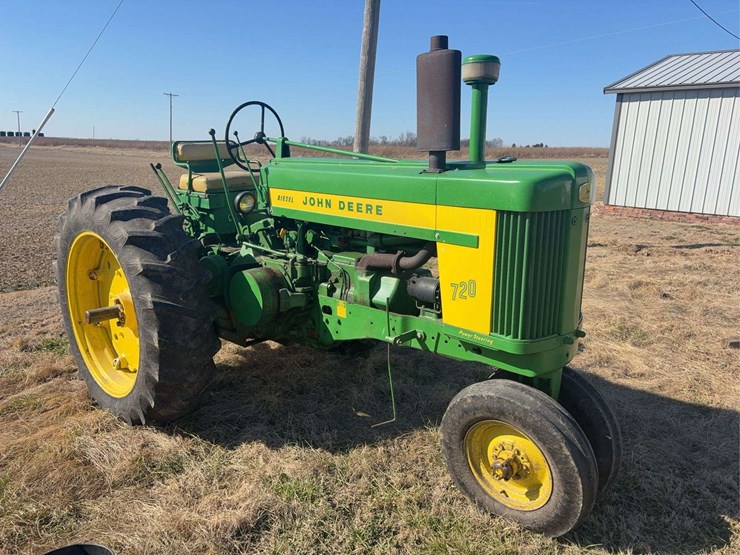 1958-john-deere-720-image-2