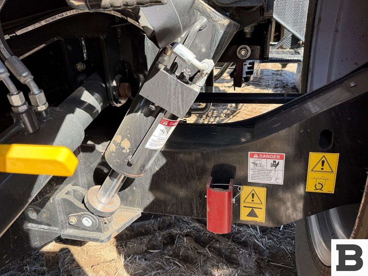 2025-case-ih-8260-image-19