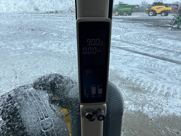 2011-john-deere-8335r-image-62