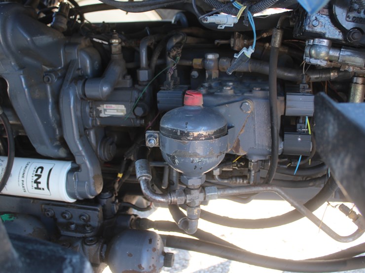 new-holland-tm125-image-47