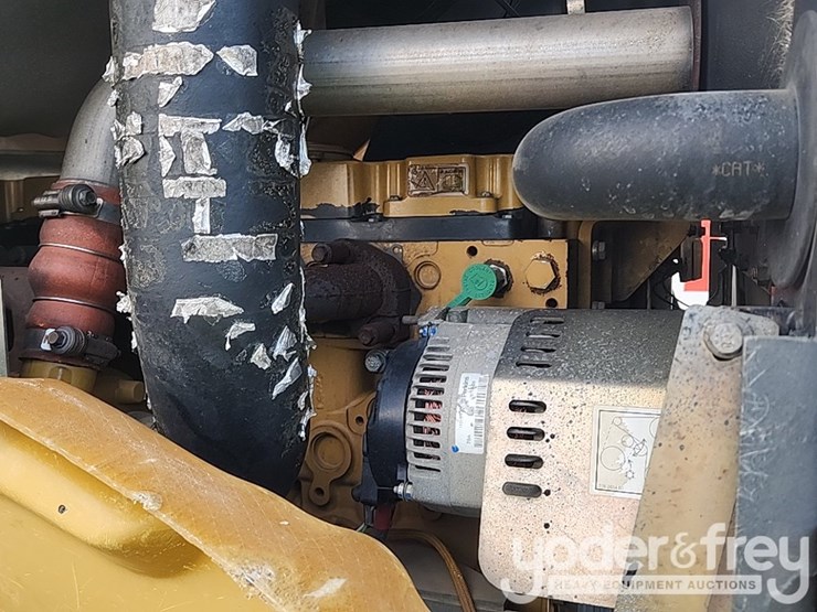 2011-caterpillar-cp74-image-18