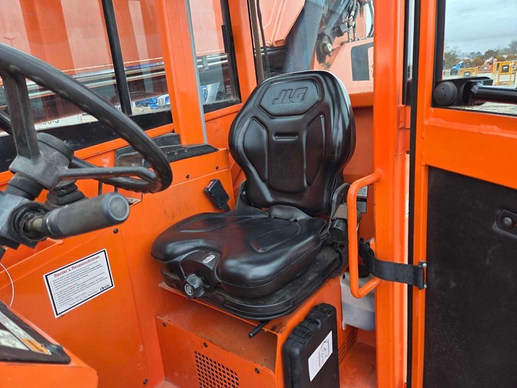 2016-sky-trak-8042-image-5