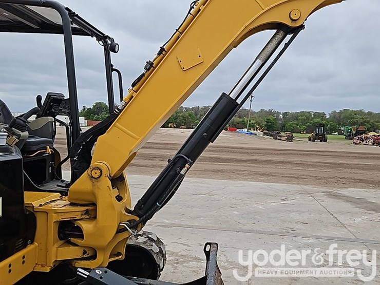 2023-caterpillar-306-image-15