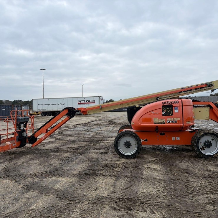 JLG 600AJ