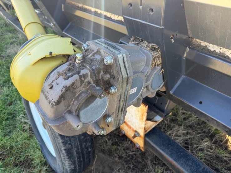 #2641-•-2025-drago-12-40-12-row-corn-header-image-11