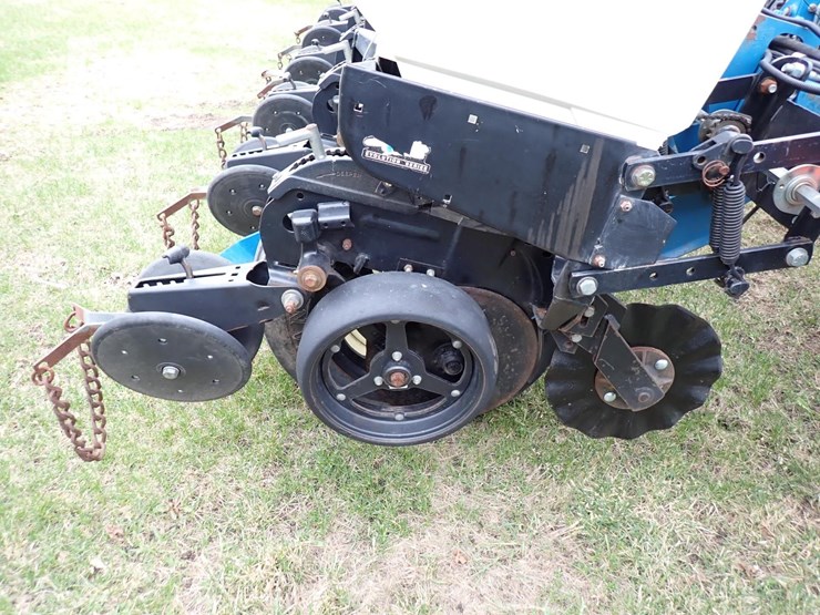 kinze-2300-image-7