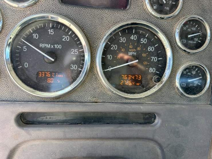 2012-peterbilt-386-image-13