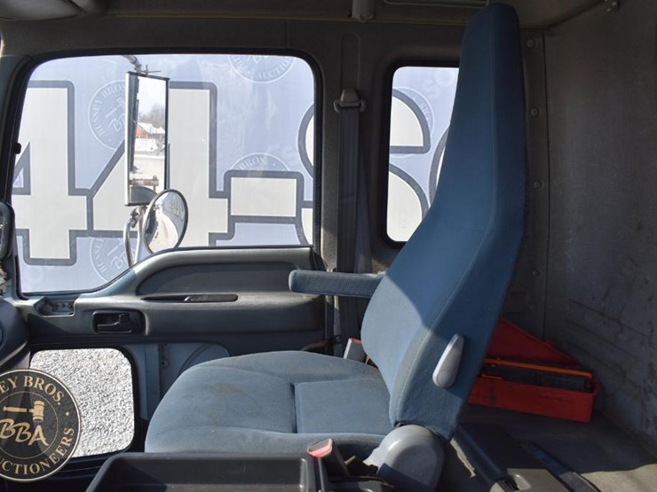 2002-chevrolet-wt5500-43182-image-18