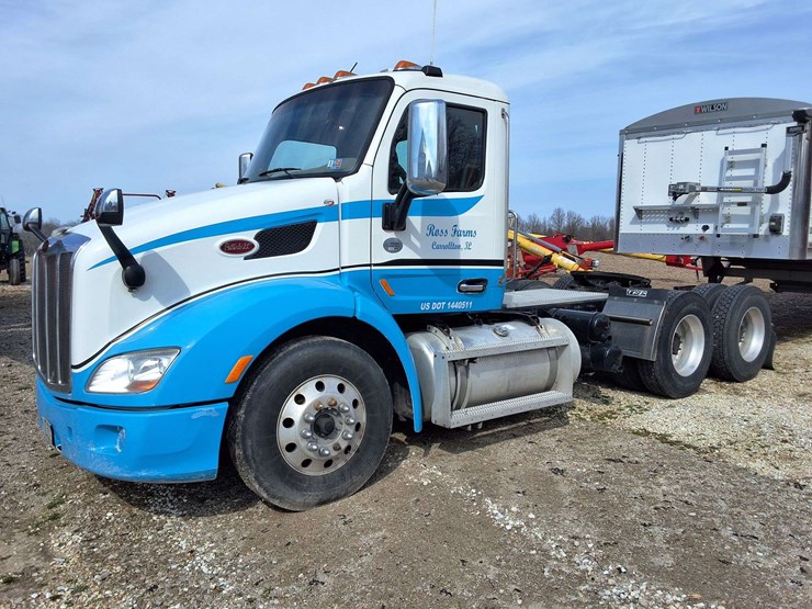 2016-peterbilt-579-image-28