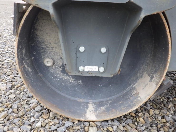 2019-wacker-neuson-rd12a-tandem-vibratory-roller-image-16