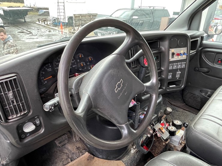 #2015-•-2009-chevy-c7500-single-axle-dump-truck-(has-wi-title)-image-43