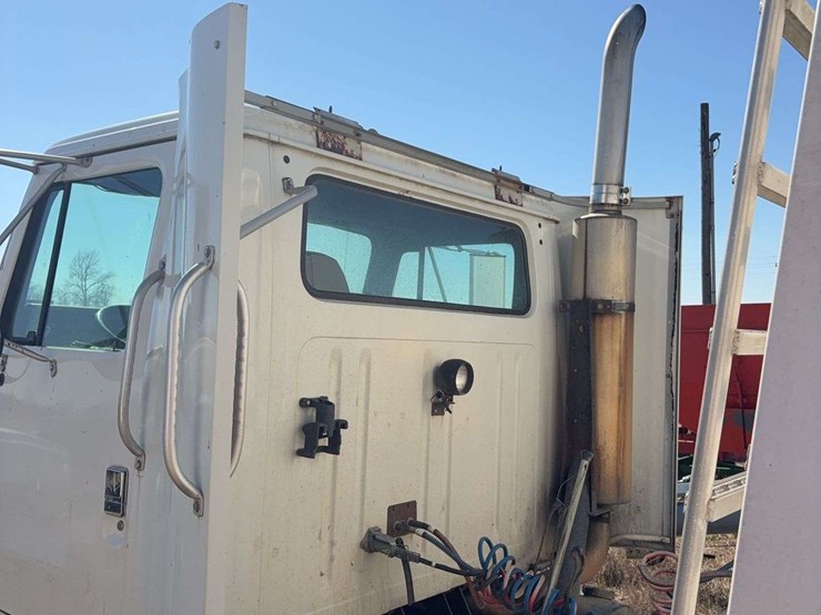 1993-international-8100-image-17