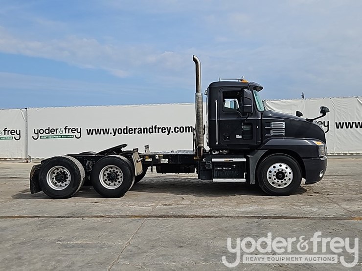 2020-mack-mack-anthem-t64-6x4-truck-tractor,-day-cab,-mp-7-425hp-diesel-engine,-automatic-m-drive-transmission-image-6
