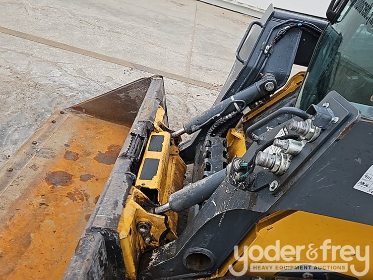 2023-deere-325g-image-15