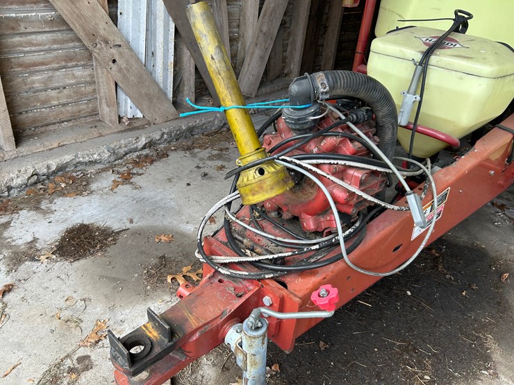 hardi-1100-gallon-sprayer-image-2