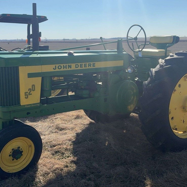 1957 JOHN DEERE 520
