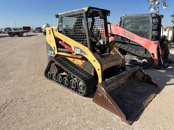 2004-caterpillar-247b-image-3