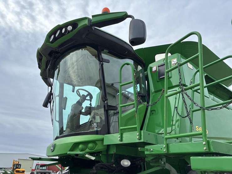 2014-john-deere-s670-image-21