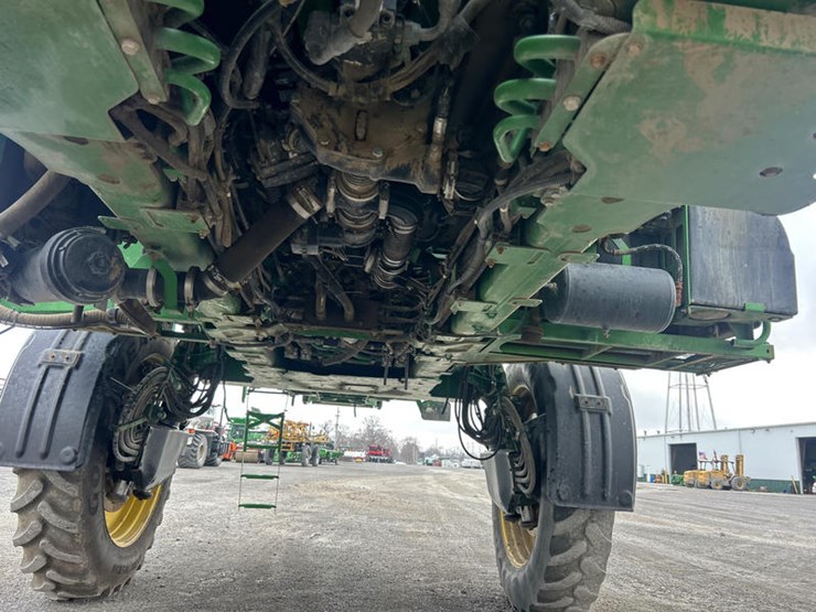 2018-john-deere-r4045-image-14