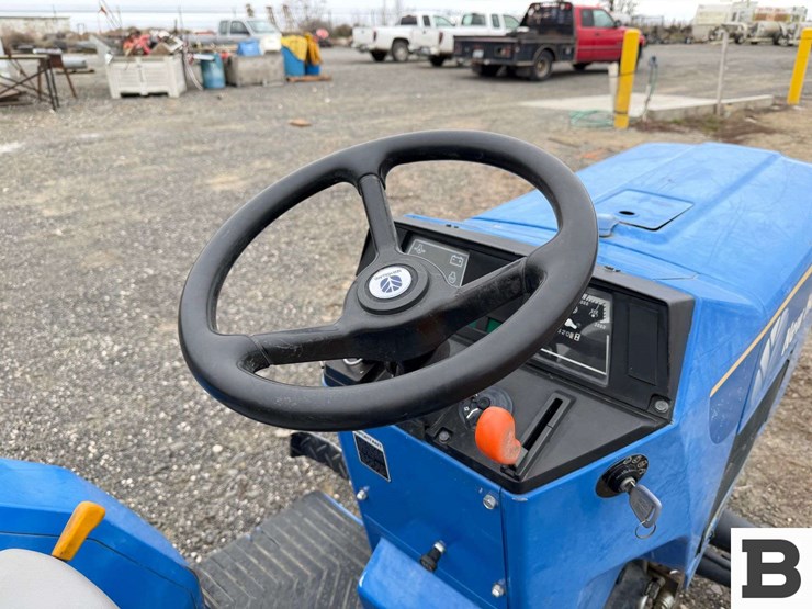 new-holland-t1520-image-37