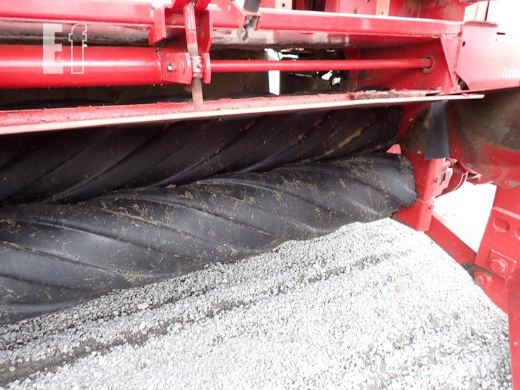 new-holland-h7450-image-12