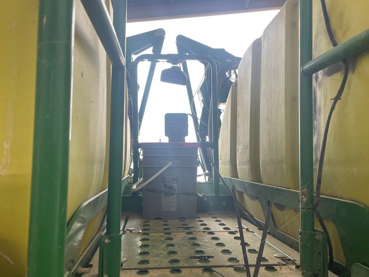 john-deere-1725-image-13