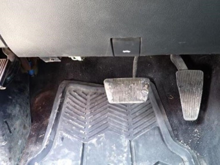 2013-dodge-ram-1500-image-22