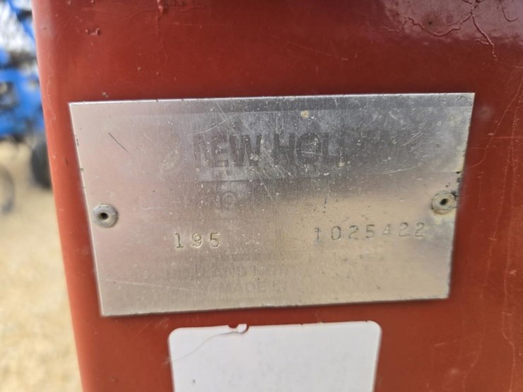 new-holland-195-image-3