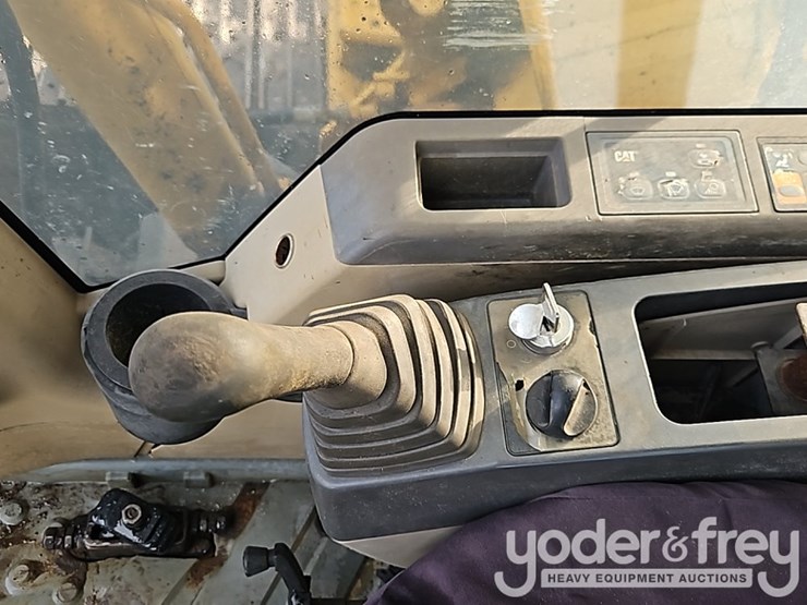 caterpillar-307c-image-37