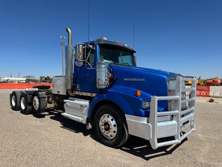 2020-western-star-4900-image-3