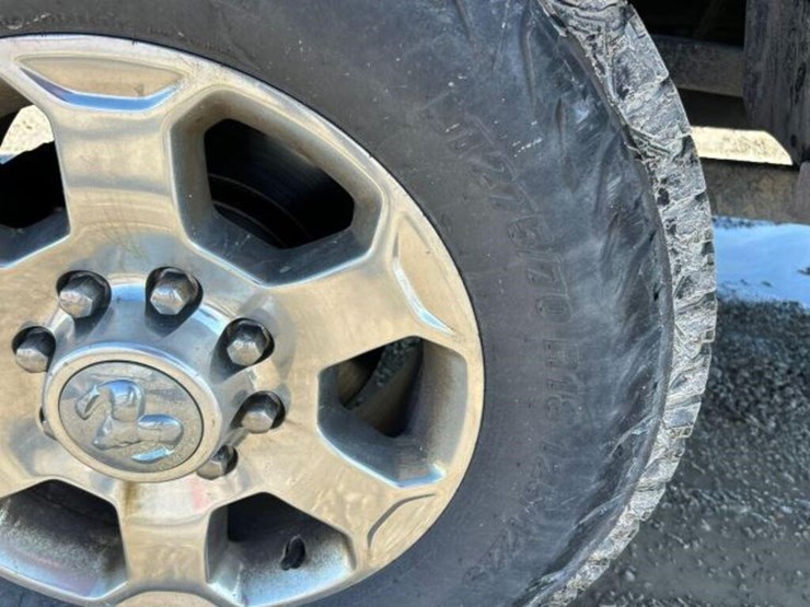 2018-dodge-2500-image-57