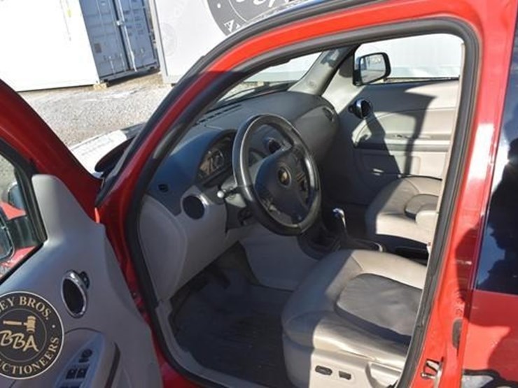 2011-chevrolet-hhr-image-13