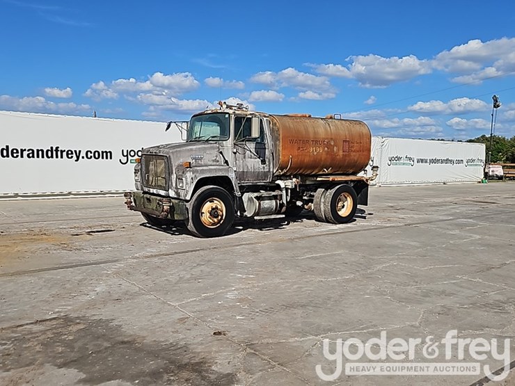 1995-ford-l8000-image-2