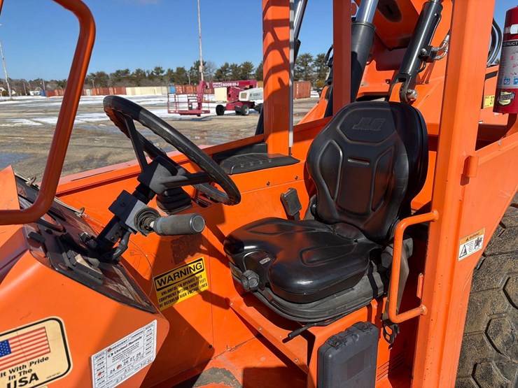 2016-sky-trak-6036-image-15