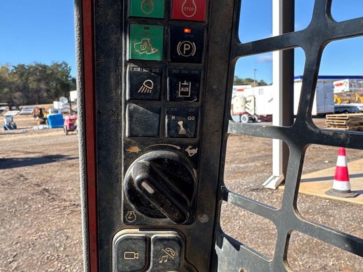 2022-bobcat-t66-image-18