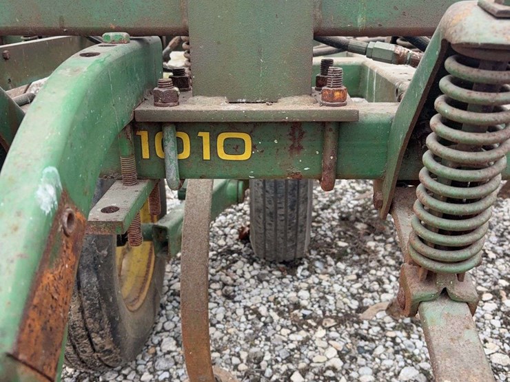 john-deere-1010-image-16